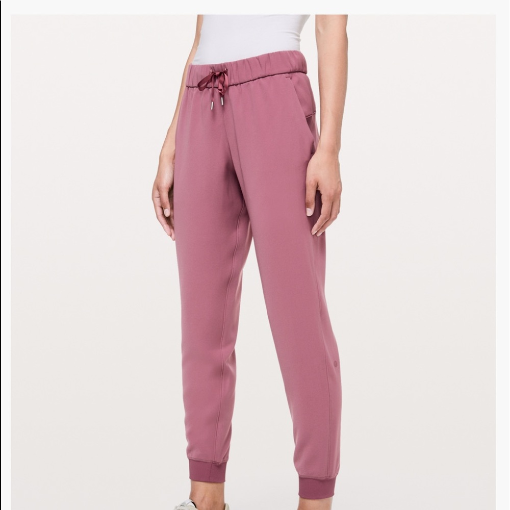 Lululemon On The Fly Jogger Mauve